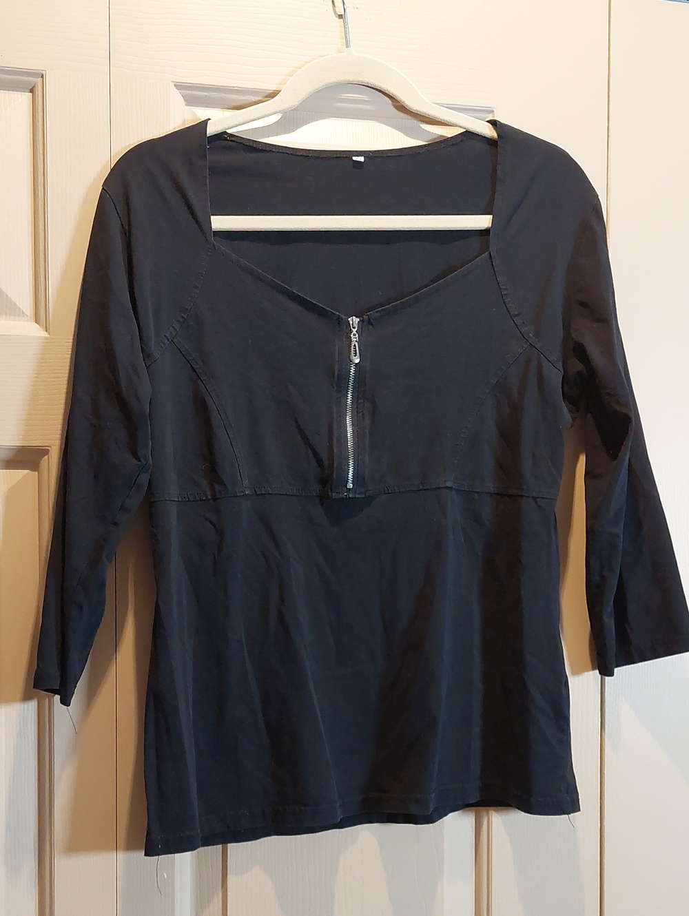 Women's Black Zip-Front 3/4 Sleeve Top